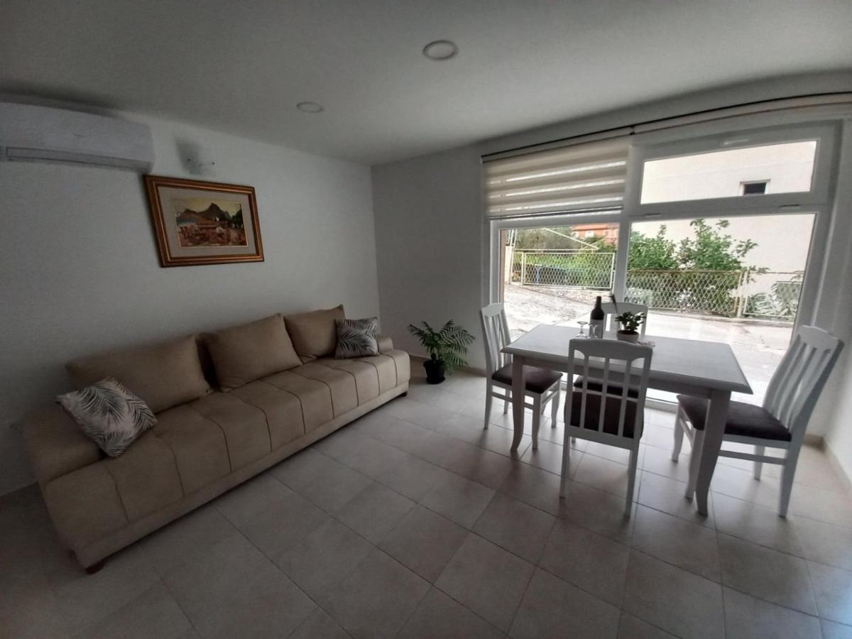 Apartment Alisa Kotor