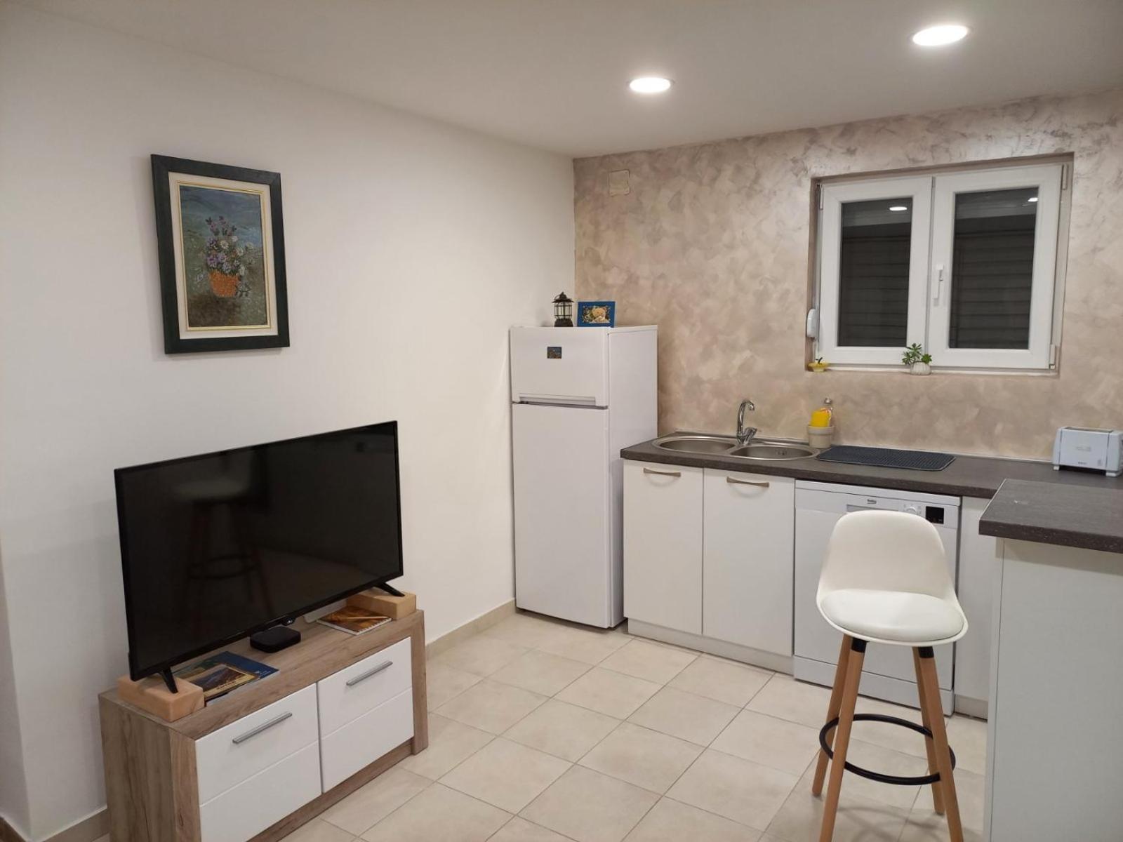 Alisa Apartment